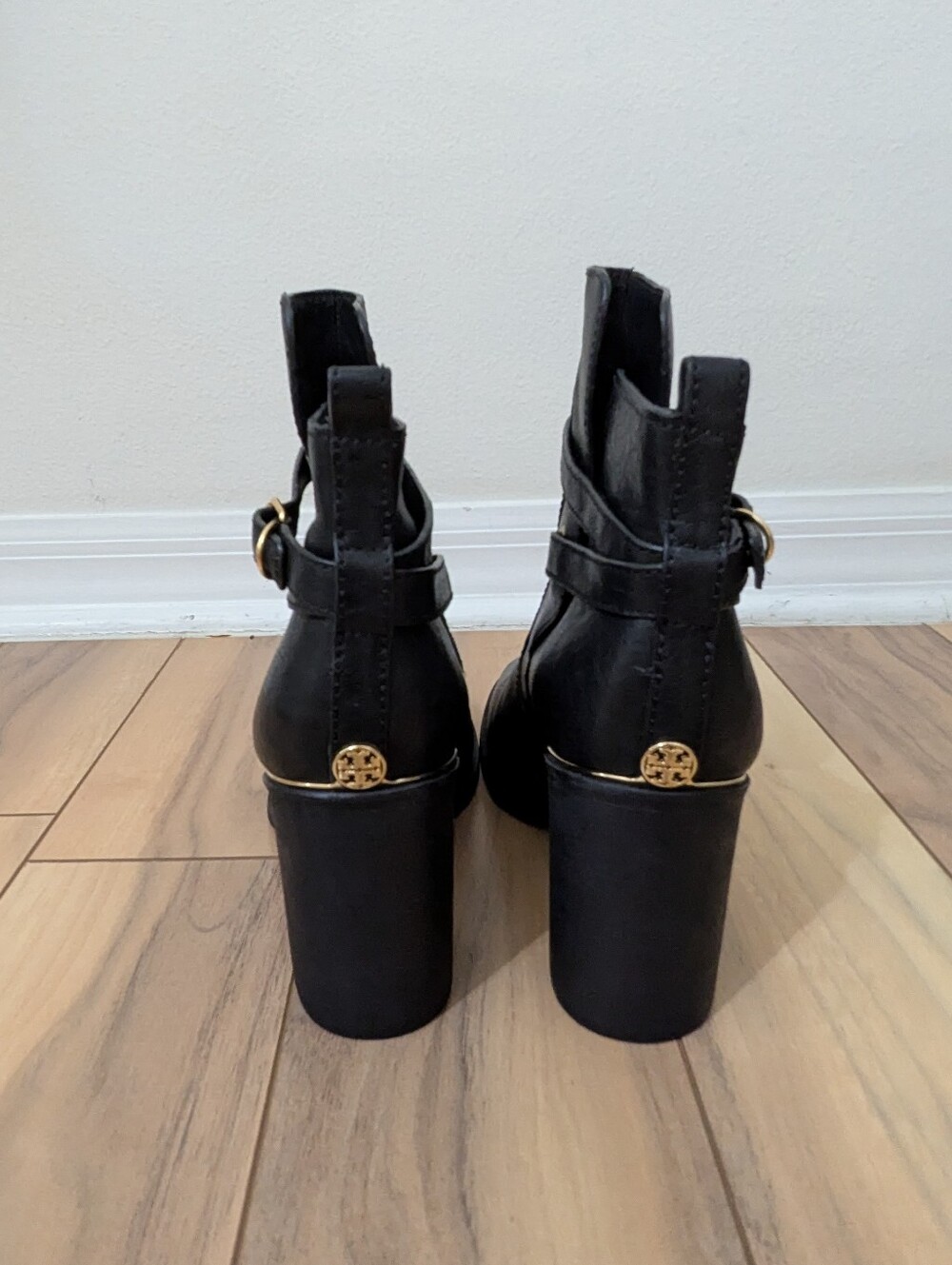 EUC! Tory Burch Kayden Leather Bootie In Black Size 9 - Picture 5 of 16